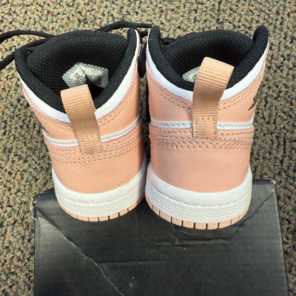 Jordan 1 Mid Arctic Orange Black Toe - Kids Black and Pink Sneakers - Picture 4 of 5